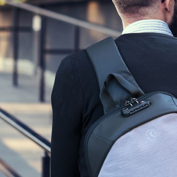 IN TEMPO Zaino Antifurto Monospalla Tekniko Slim Con Spallaccio Ergonomico, Chiu